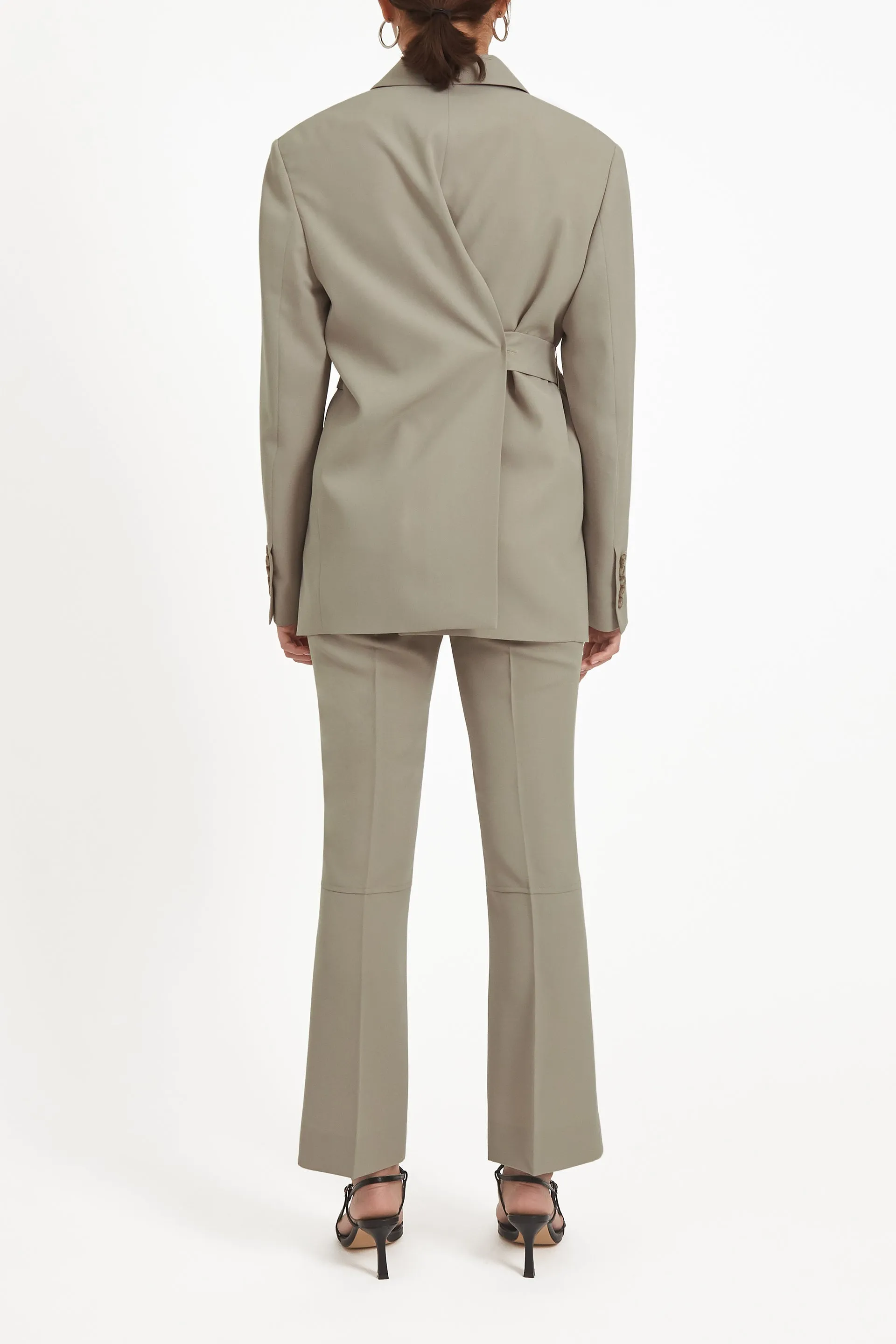 [60% OFF] Taupe cropped flow flare trousers