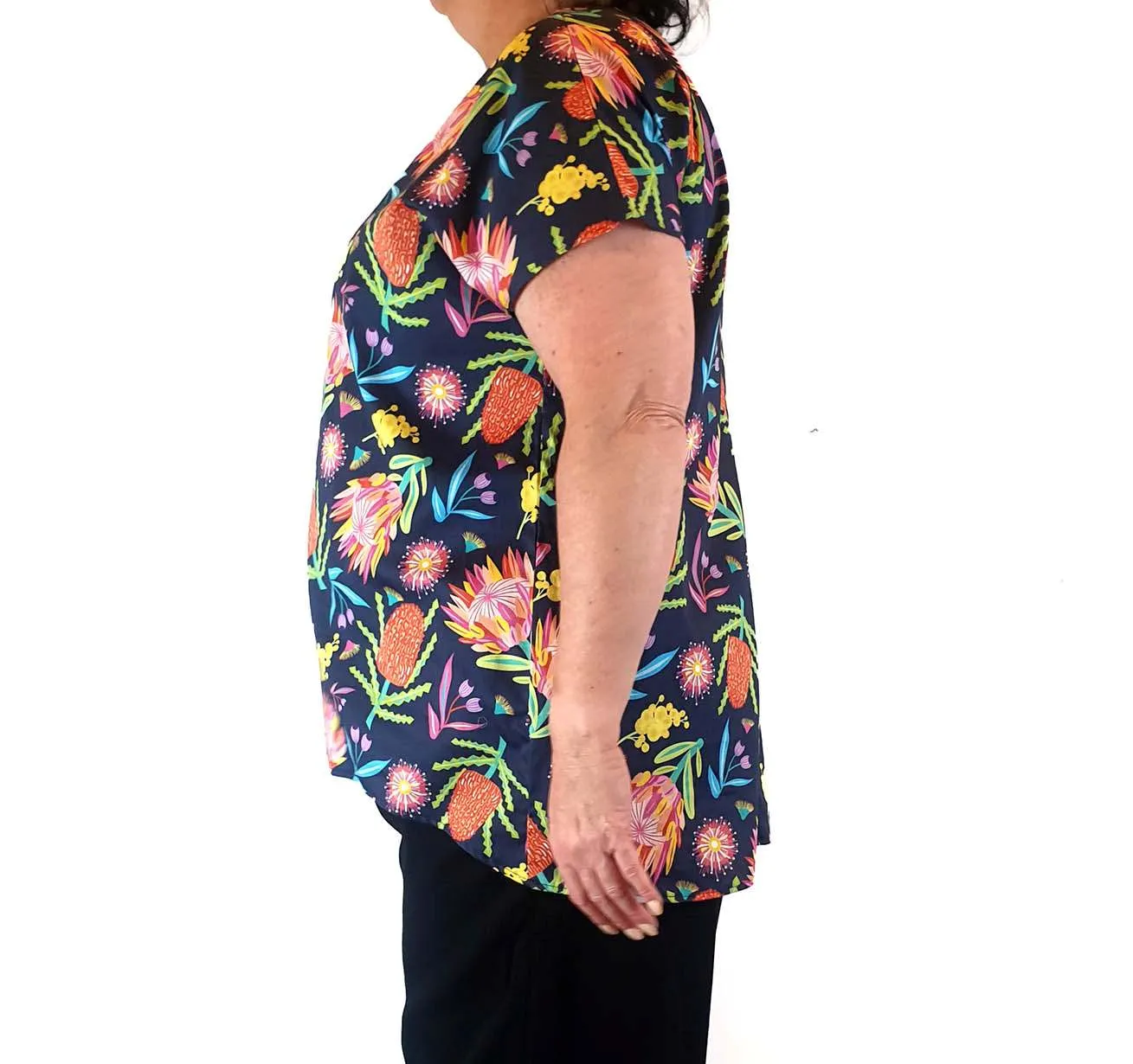 Cottonwood 100% cotton pretty flower print top fits size 16-18