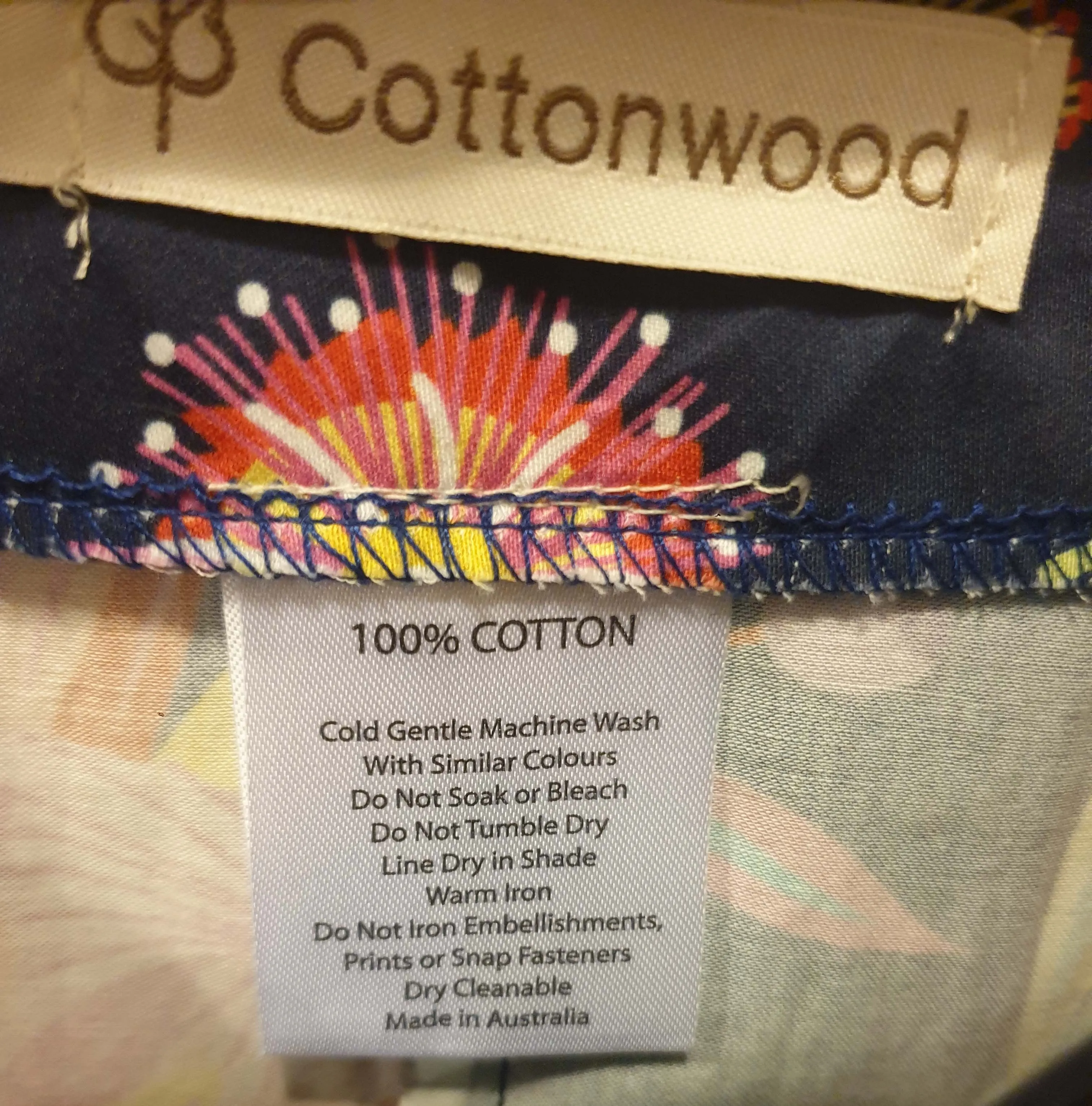 Cottonwood 100% cotton pretty flower print top fits size 16-18