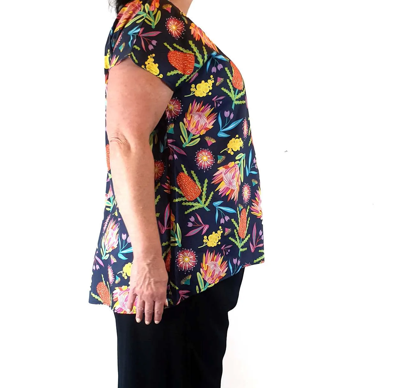 Cottonwood 100% cotton pretty flower print top fits size 16-18