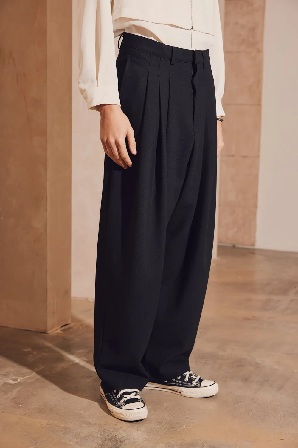 Double Pintuck Wide Balloon Trousers