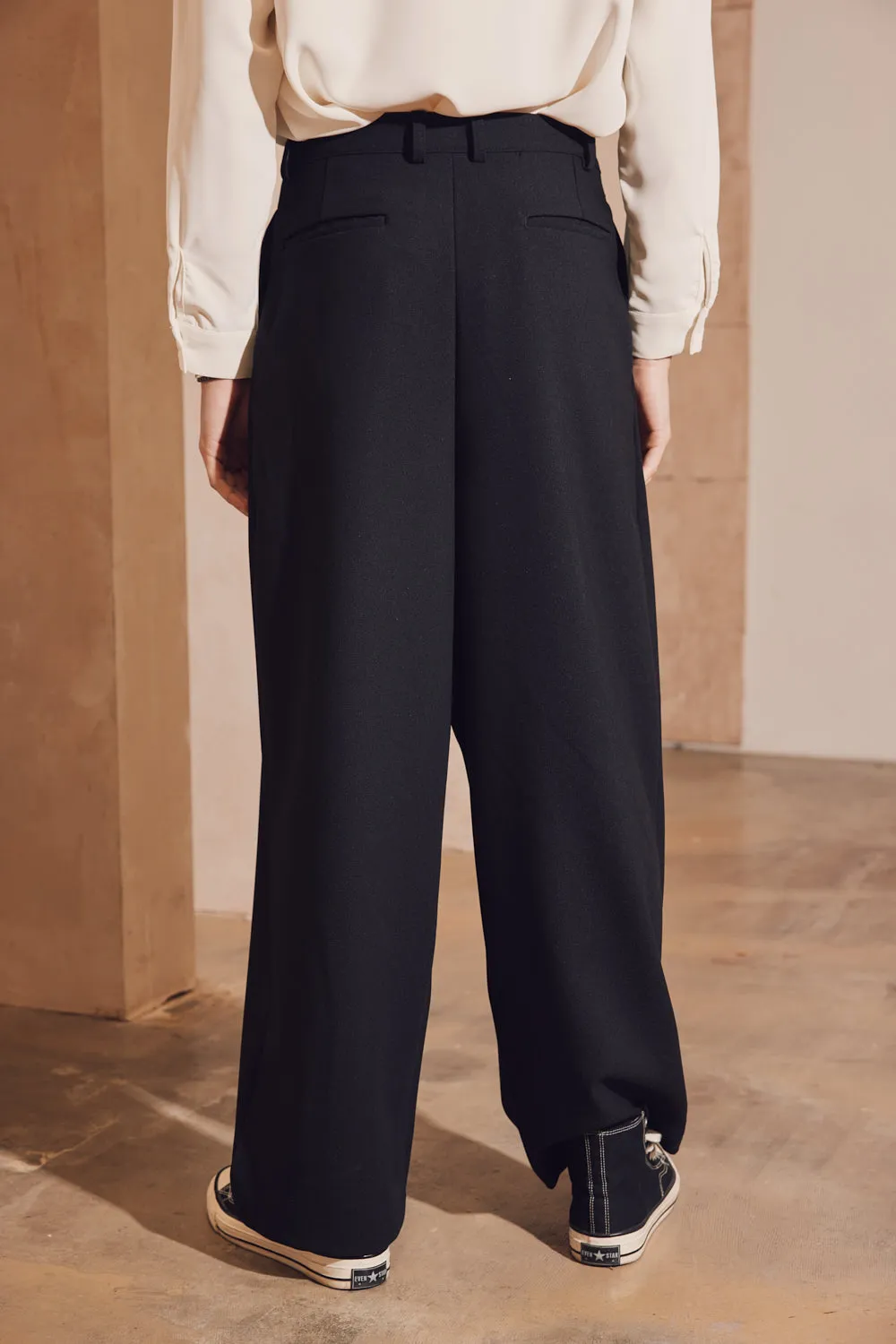 Double Pintuck Wide Balloon Trousers