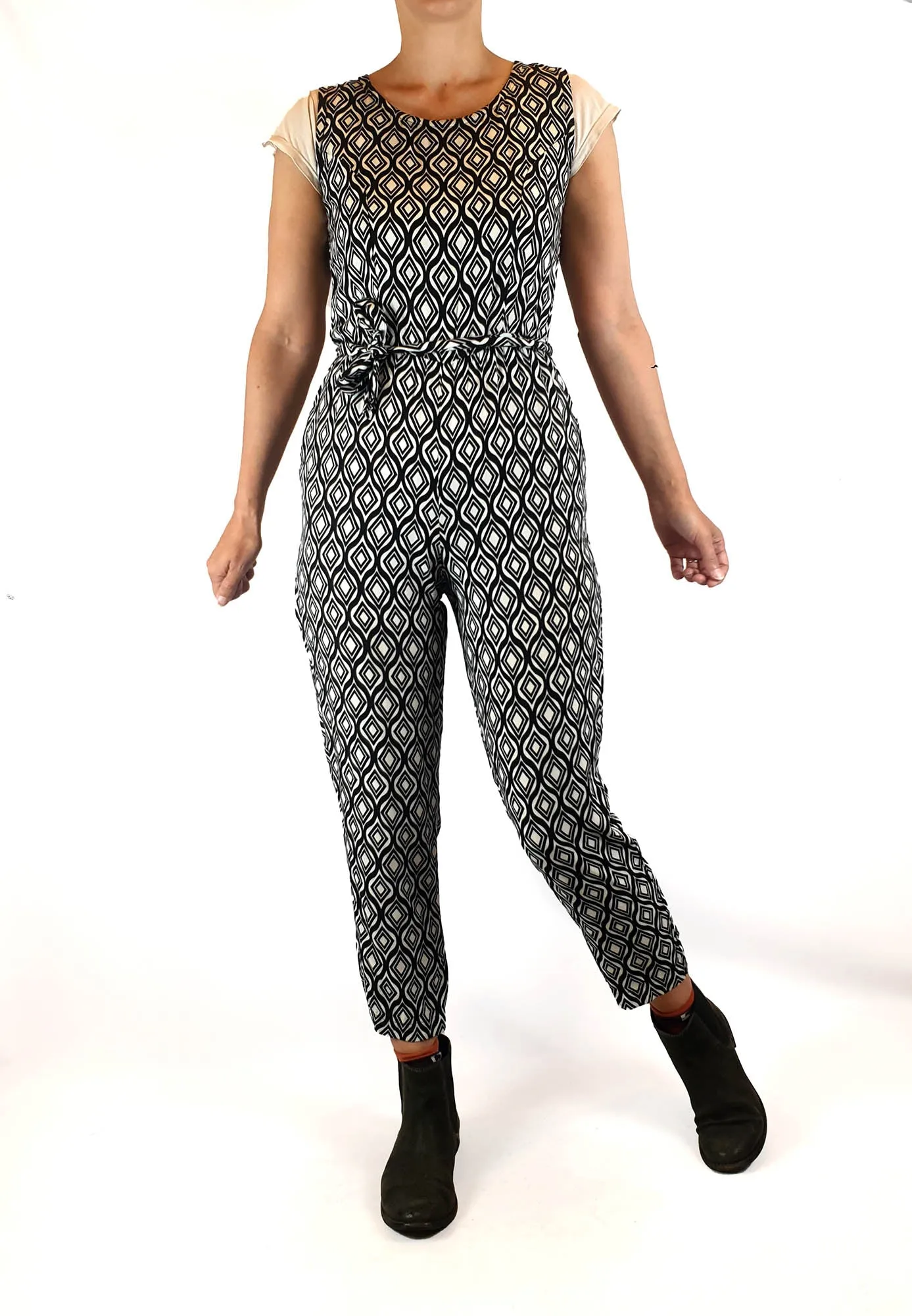 Frock Me Out black and white print sleeveless jumpsuit size 8
