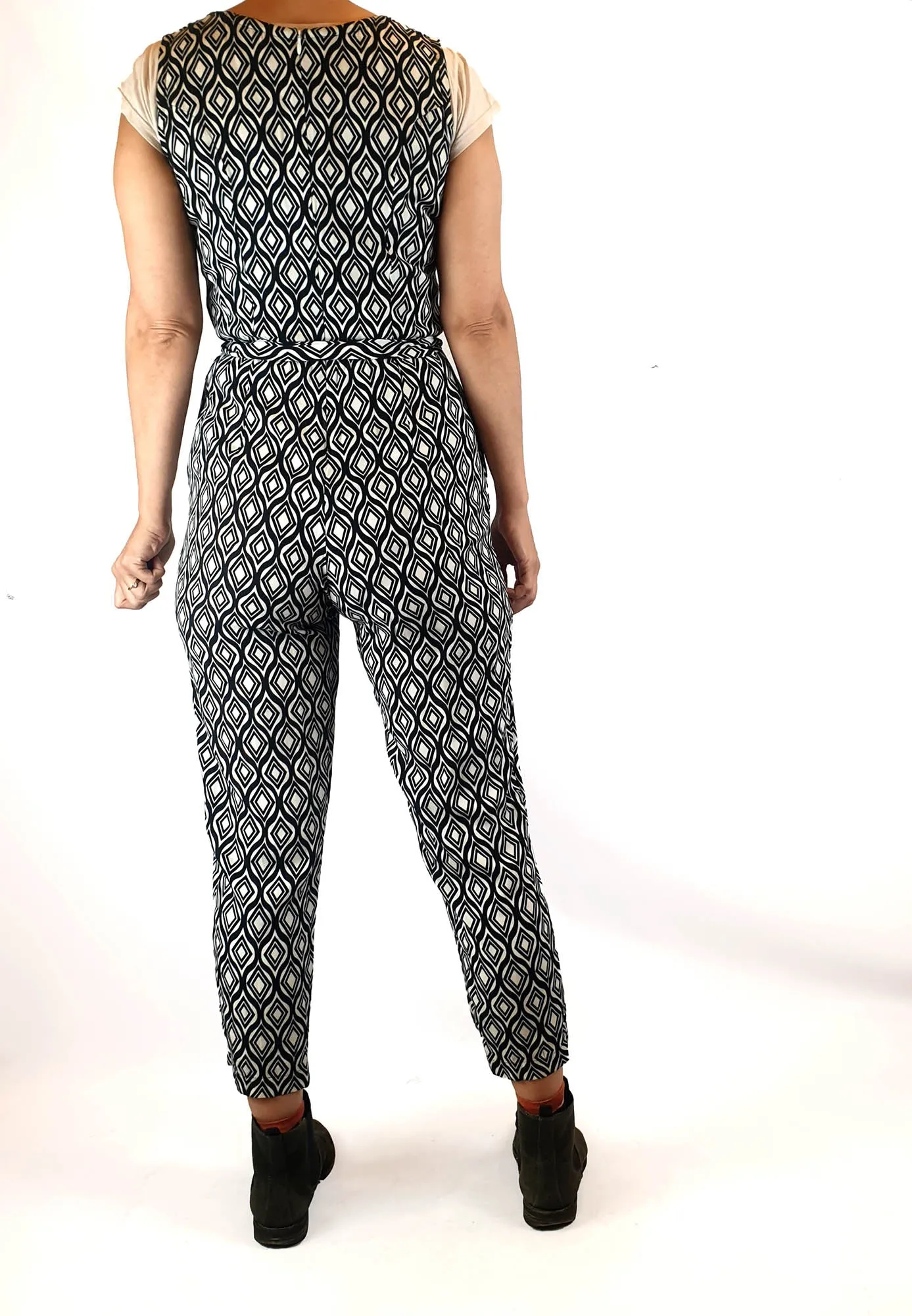 Frock Me Out black and white print sleeveless jumpsuit size 8