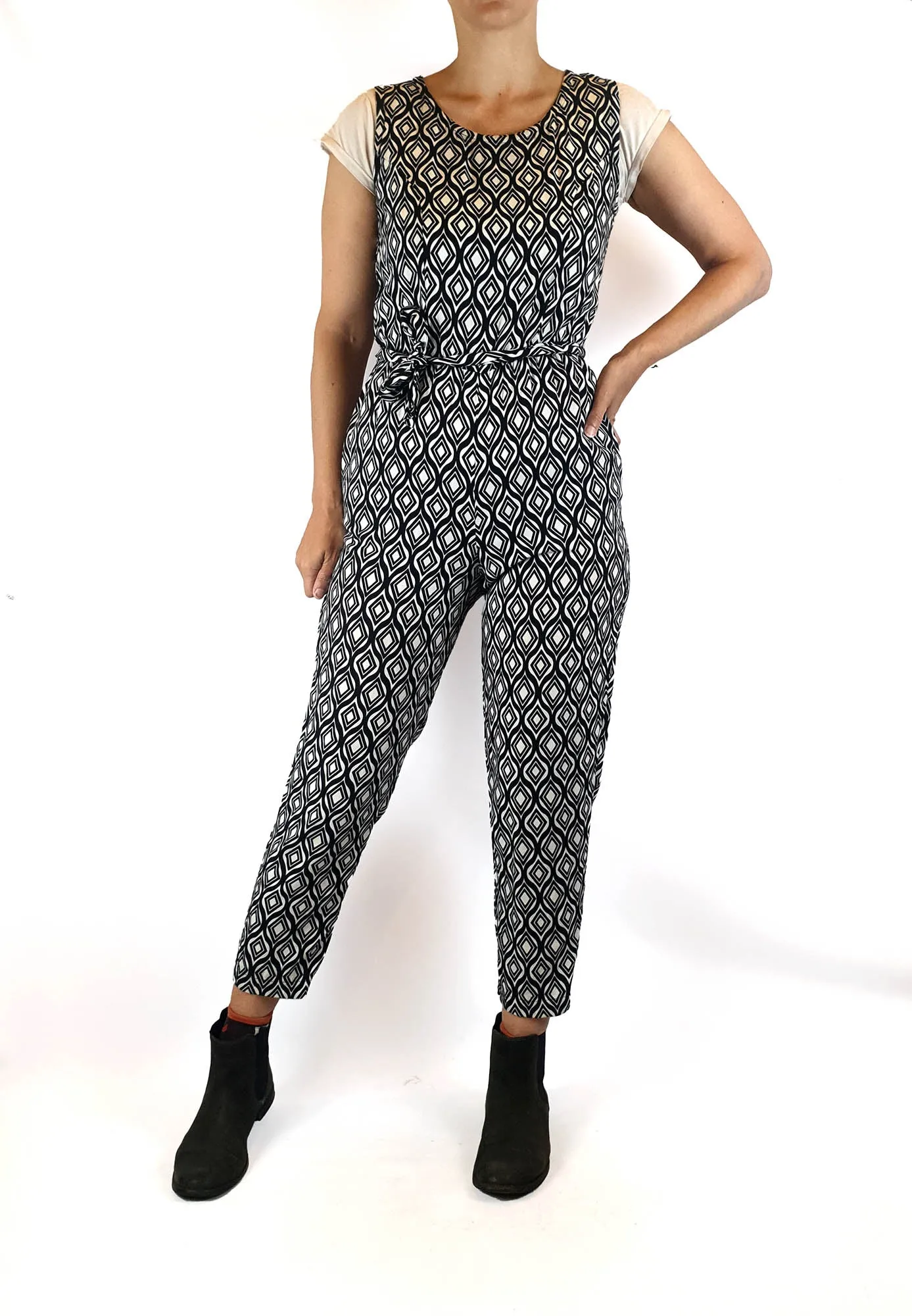 Frock Me Out black and white print sleeveless jumpsuit size 8