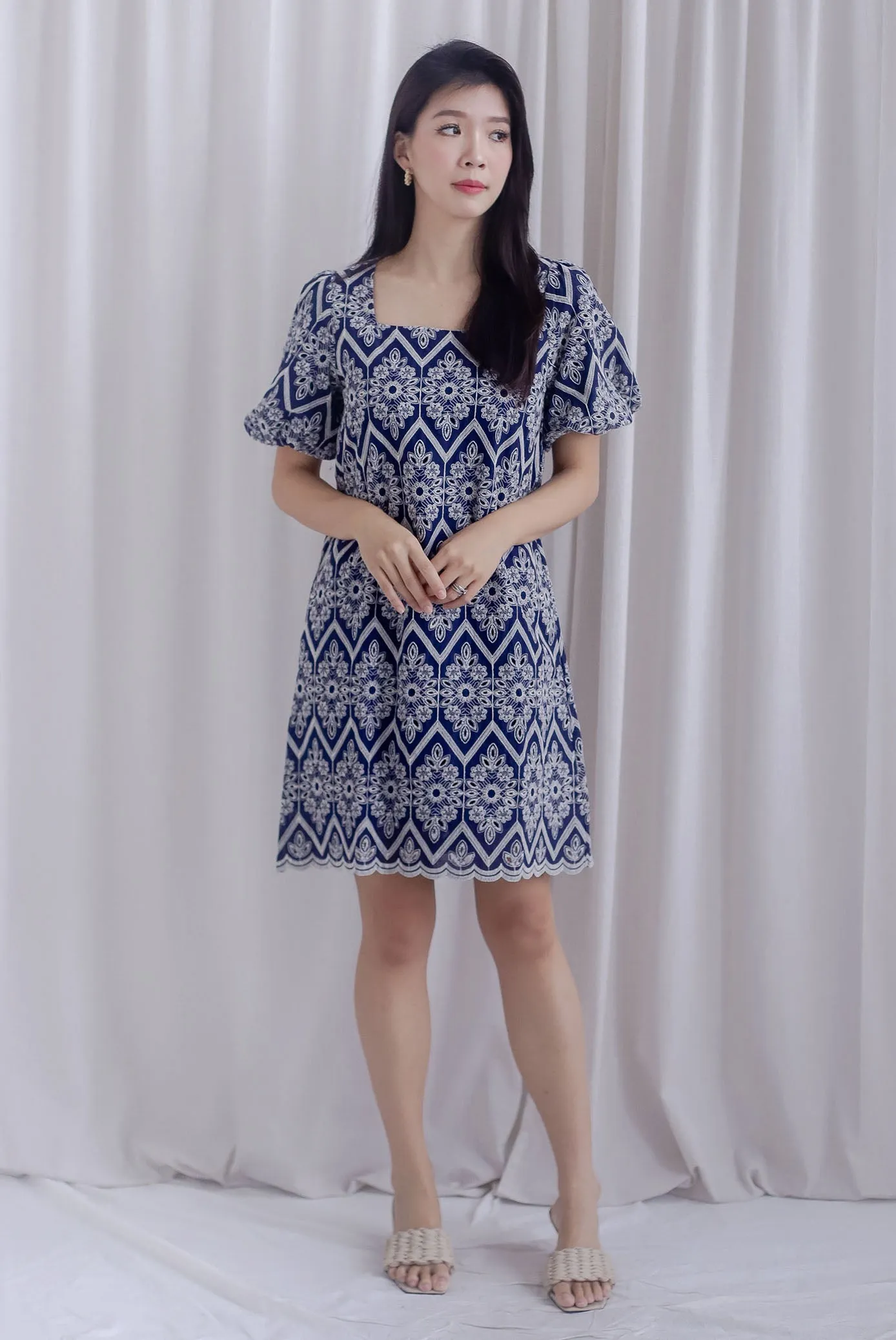 Harlow Embro Puffy Sleeved Scallop Shift Dress In Navy Blue