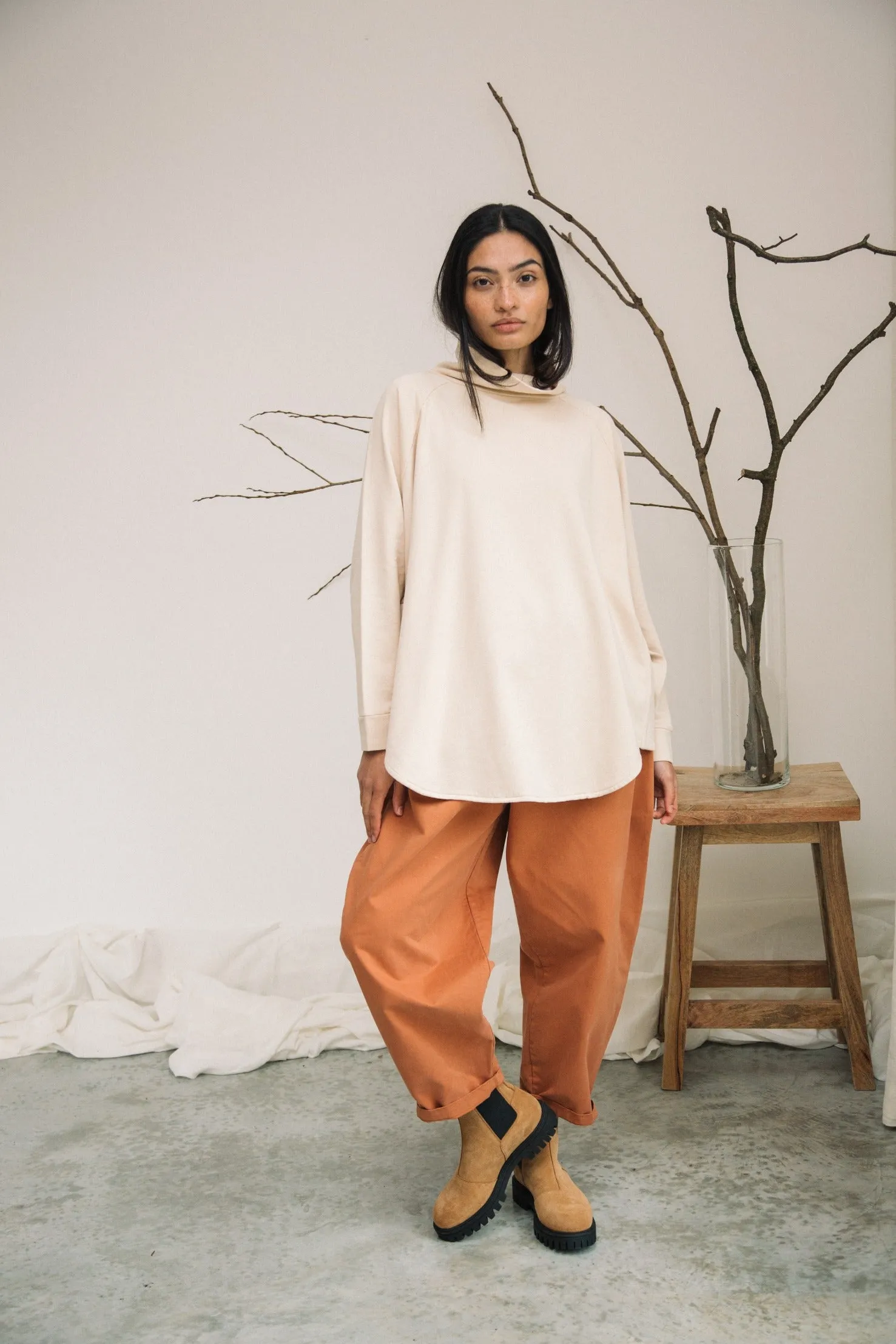 Nara Organic Cotton Felpe Sweatshirt in Cream