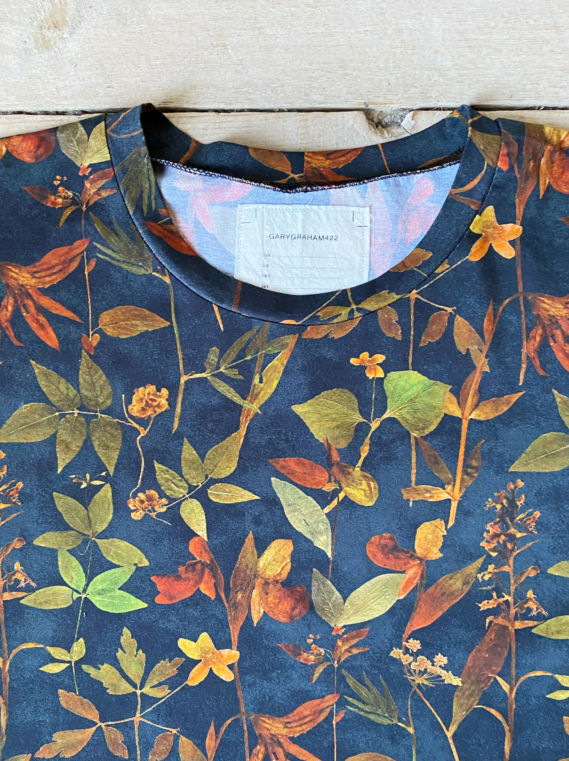 tnumarya botanical dark t shirt