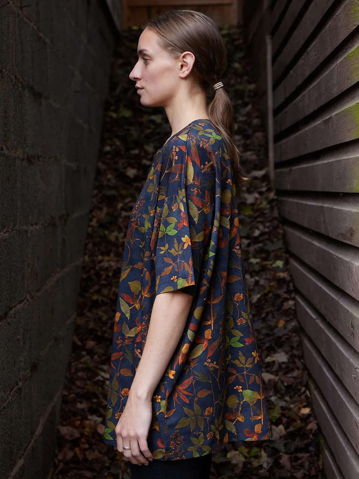 tnumarya botanical dark t shirt