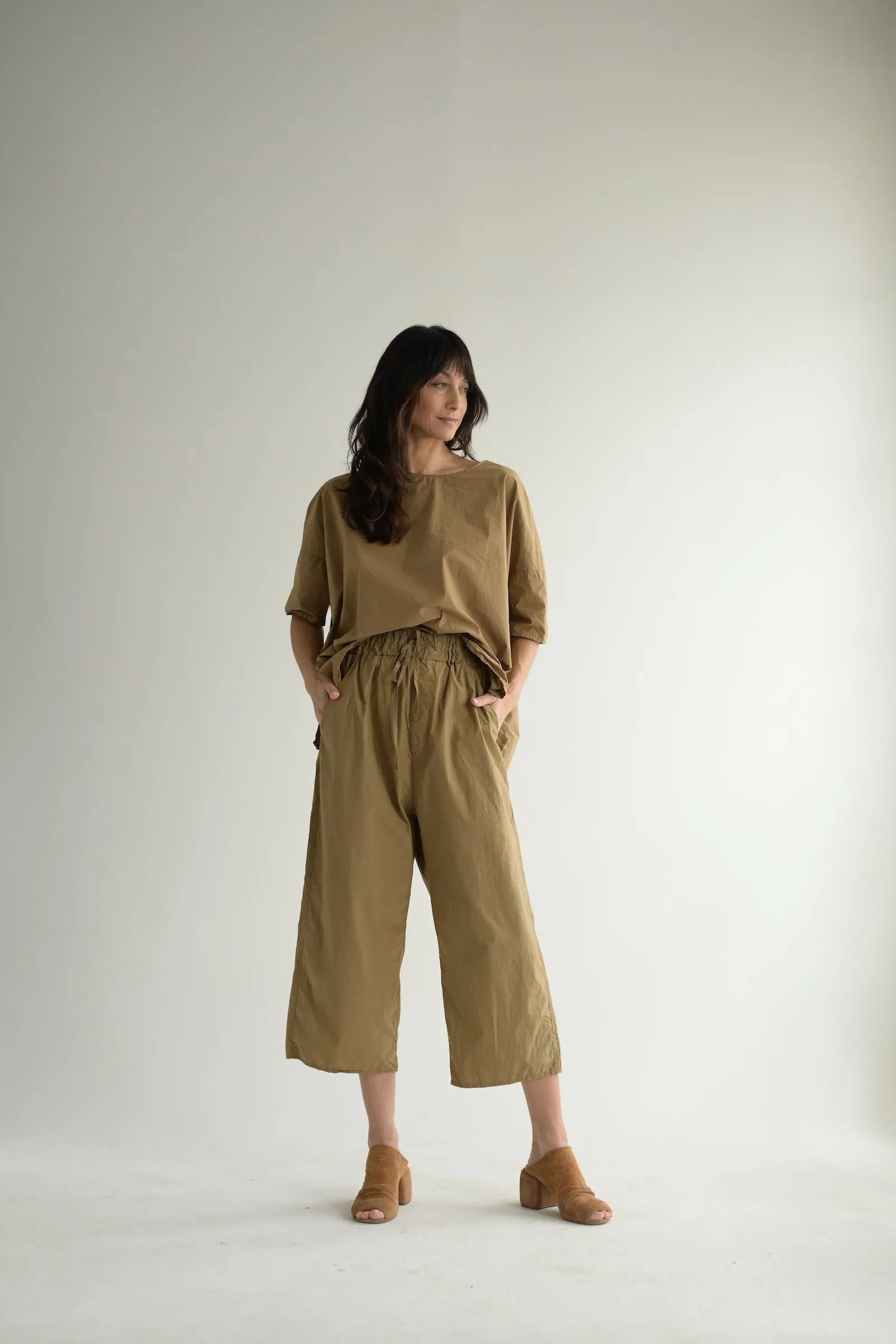 Wide & Short Trousers TC in Gold