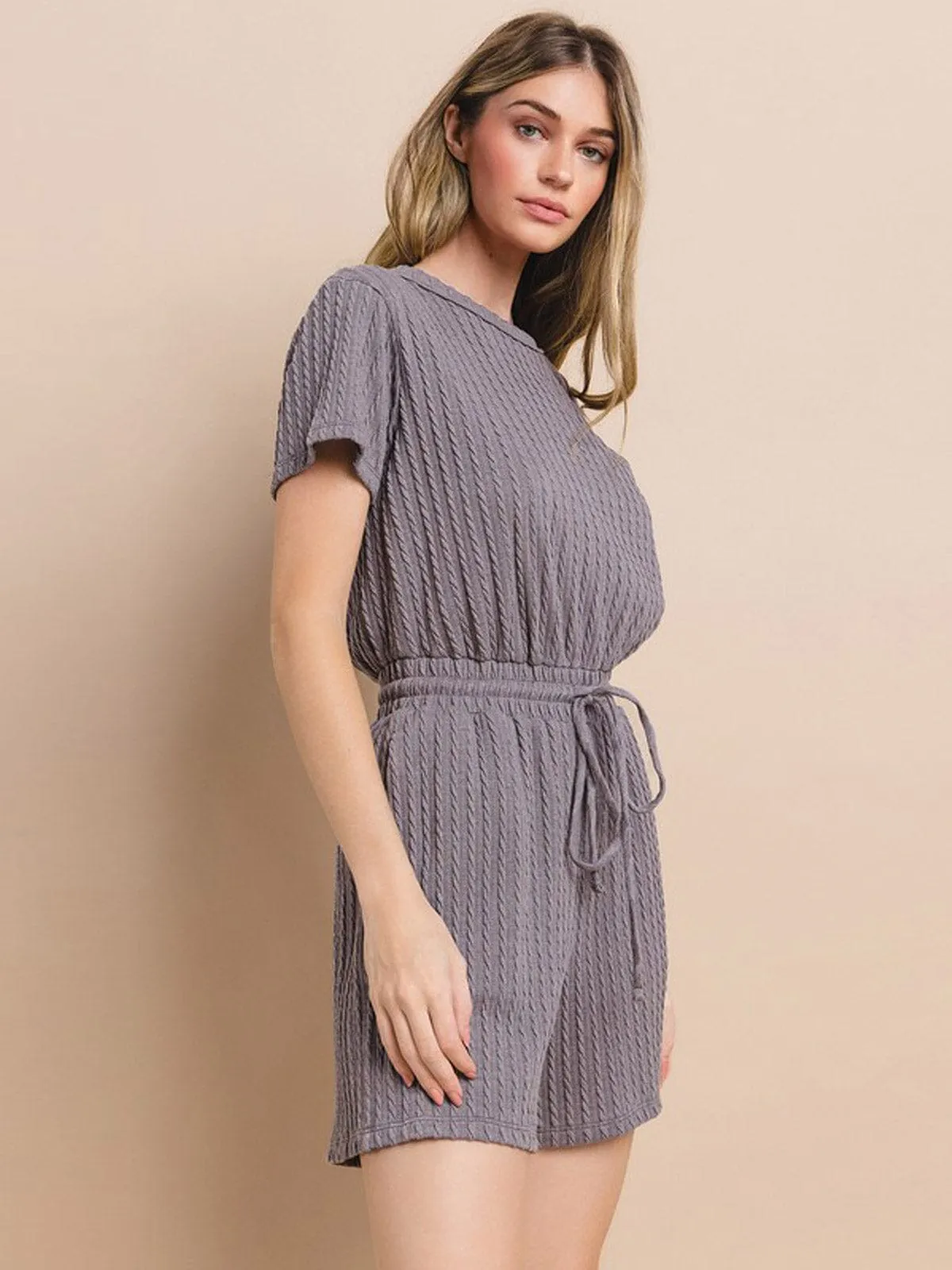 WOMEN'S SHORT SLEEVE SELF TIE FRONT POCKETS DETAILED ROMPER